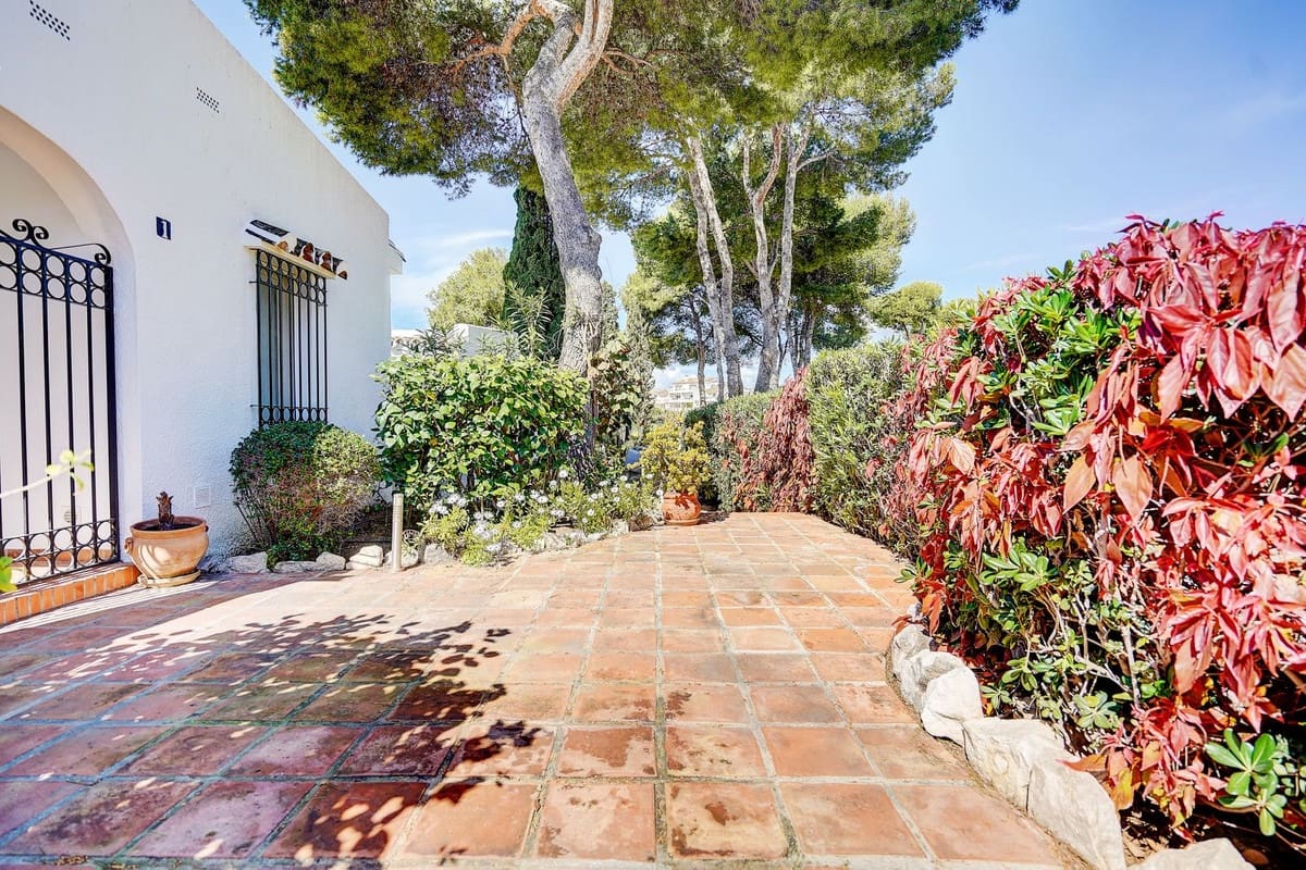 3 soveværelse Villa til salg i Miraflores - € 635.000 (Ref: 8911885)