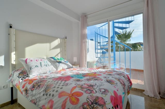 2 Zimmer Penthouse zu verkaufen in Centro, Estepona - 318.000 € (Ref: 8911893)