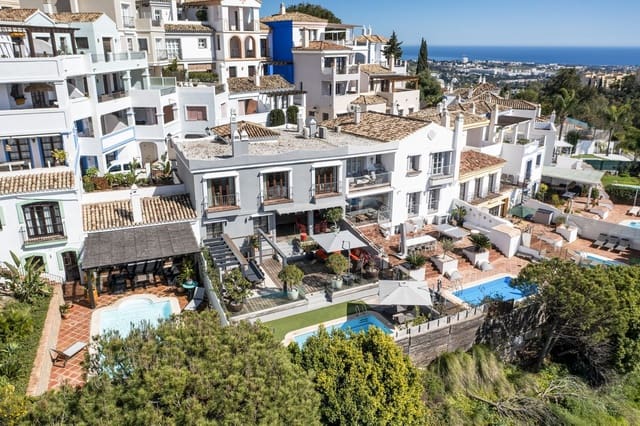 5 soverom Hus til salgs i Benahavís pueblo, Benahavís med svømmebasseng garasje - € 995 000 (Ref: 8913032)