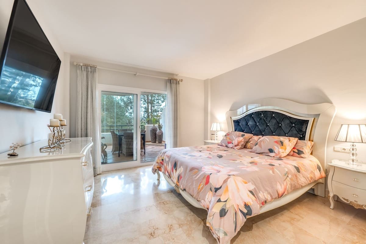 Apartamento de 3 habitaciones en Elviria en venta - 530.000 € (Ref: 8915201)