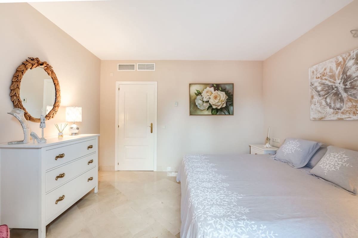 Apartamento de 3 habitaciones en Elviria en venta - 530.000 € (Ref: 8915201)