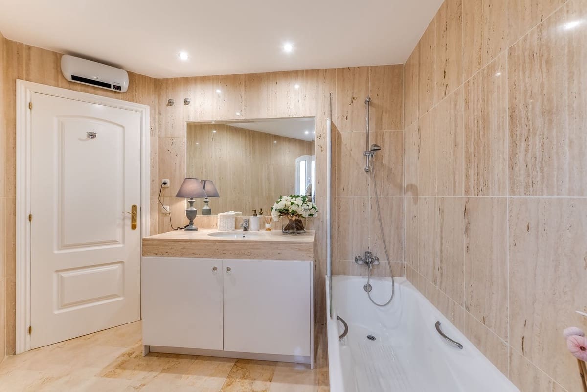 Apartamento de 3 habitaciones en Elviria en venta - 530.000 € (Ref: 8915201)