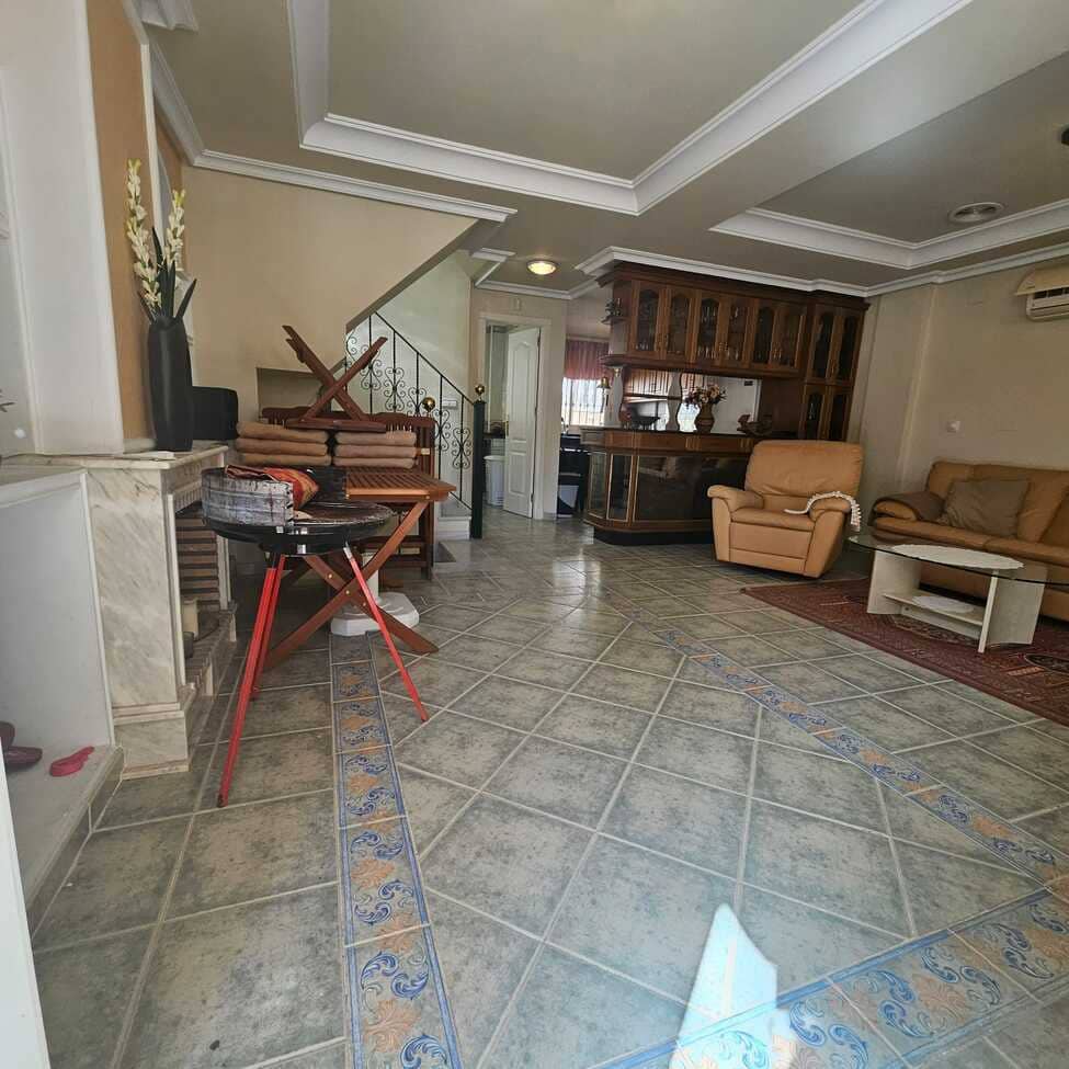 3 soveværelse Villa til salg i Guardamar del Segura med swimmingpool garage - € 299.900 (Ref: 8917946)