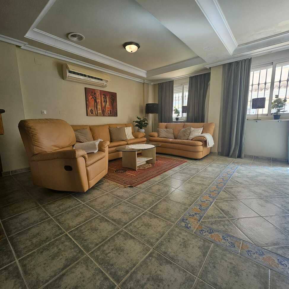 3 soveværelse Villa til salg i Guardamar del Segura med swimmingpool garage - € 299.900 (Ref: 8917946)