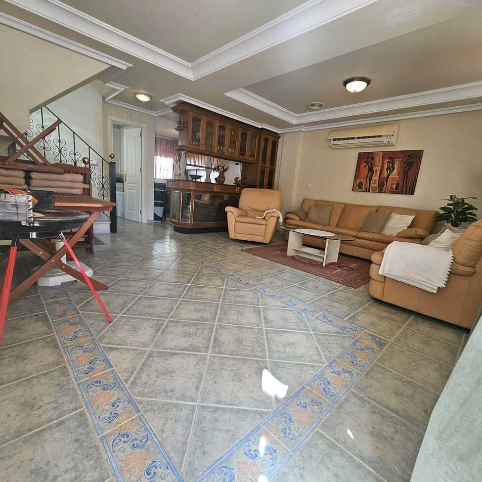 3 soveværelse Villa til salg i Guardamar del Segura med swimmingpool garage - € 299.900 (Ref: 8917946)