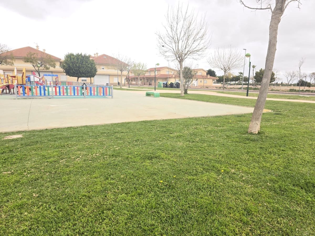 3 soveværelse Byhus til salg i Roldan med garage - € 191.000 (Ref: 8917971)