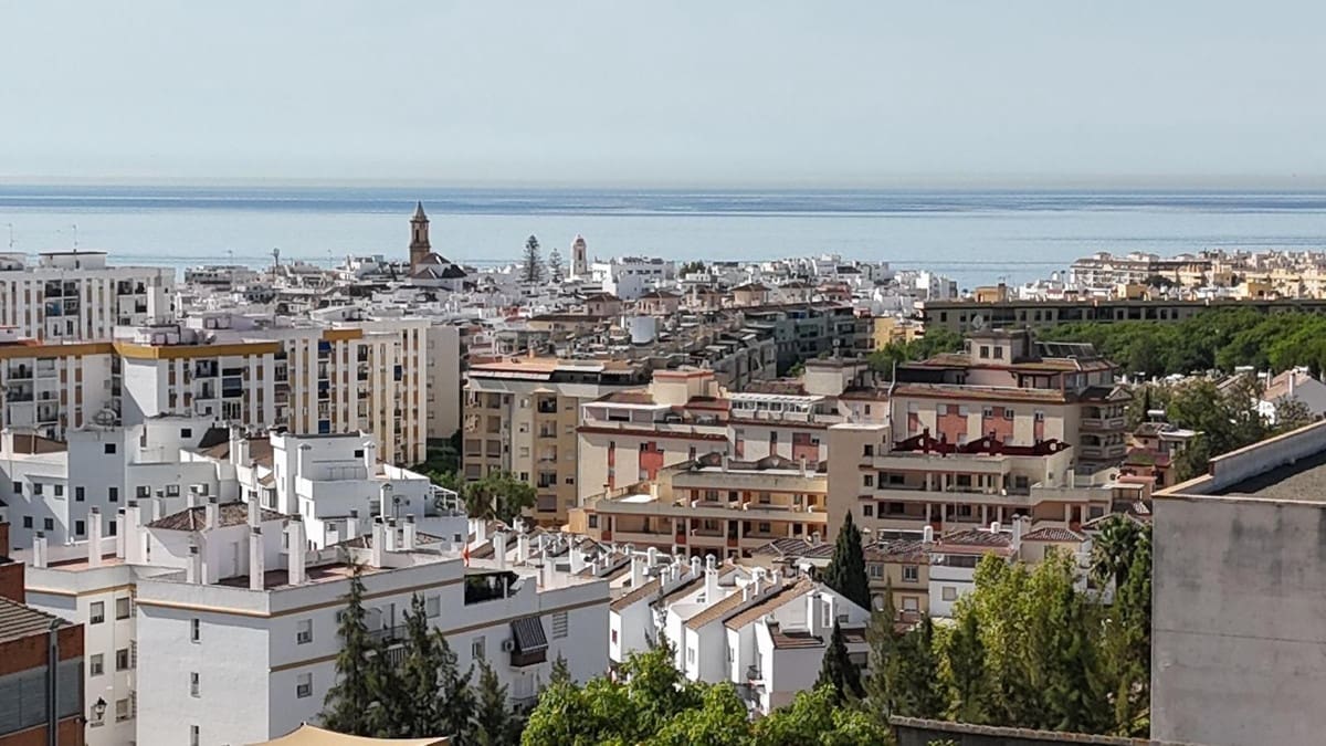 1 sypialnia Apartament na sprzedaż w Estepona z basenem - 410 000 € (Ref: 8926314)