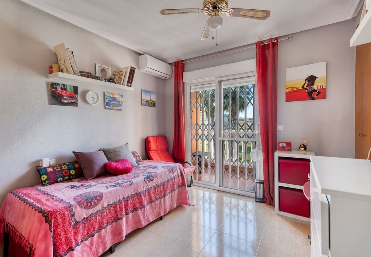 3 sypialnia Dom na sprzedaż w Torrevieja - 228 000 € (Ref: 8926318)