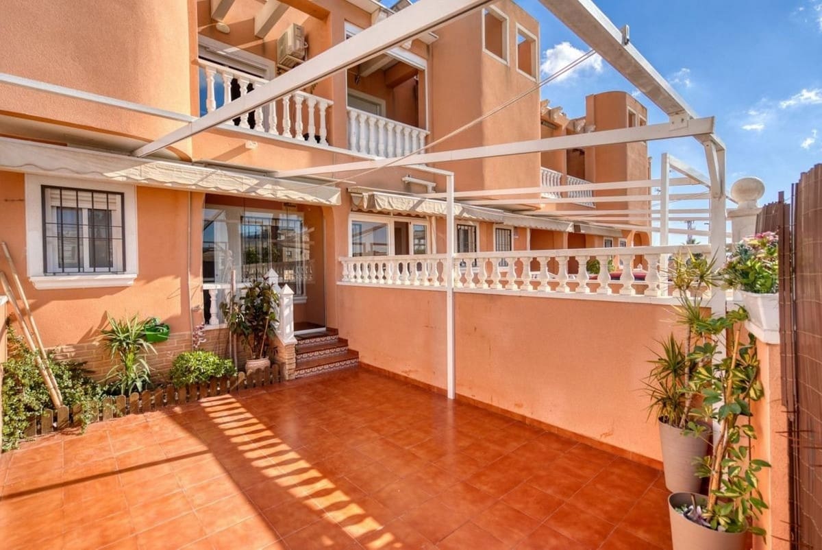 3 soverom Hus til salgs i Torrevieja - € 228 000 (Ref: 8926318)