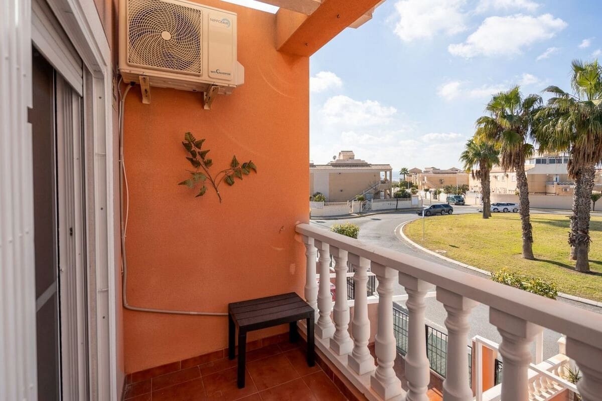 3 bedroom Townhouse for sale in Torrevieja - € 228,000 (Ref: 8926318)
