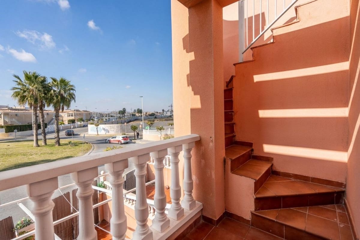 3 bedroom Townhouse for sale in Torrevieja - € 228,000 (Ref: 8926318)