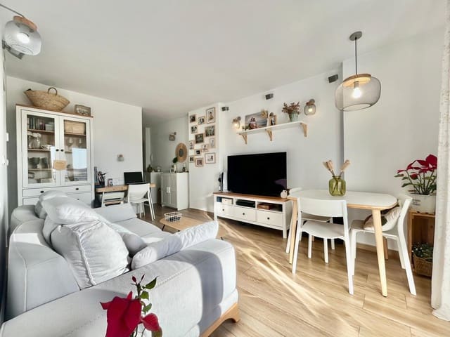 2 bedroom Apartment for sale in Nueva Torrevieja, Torrevieja with pool - € 165,000 (Ref: 8926344)