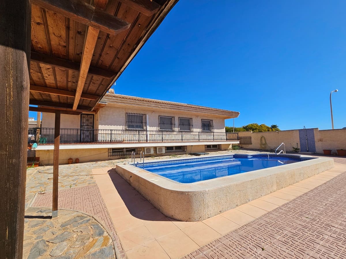 5 soveværelse Villa til salg i Mar de Cristal med swimmingpool garage - € 465.000 (Ref: 8926376)