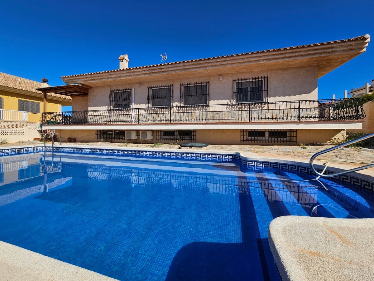 5 soveværelse Villa til salg i Mar de Cristal med swimmingpool garage - € 465.000 (Ref: 8926376)