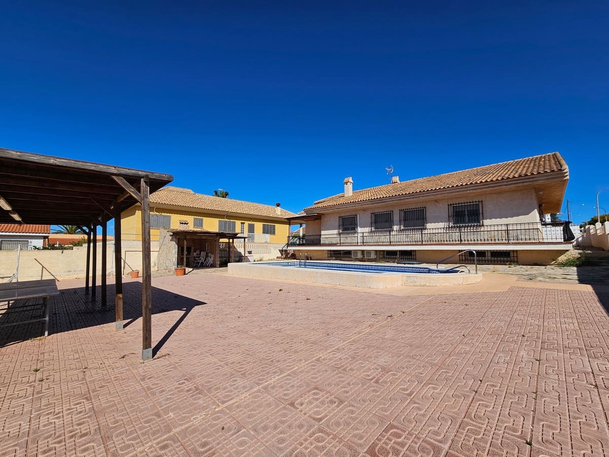 5 soveværelse Villa til salg i Mar de Cristal med swimmingpool garage - € 465.000 (Ref: 8926376)