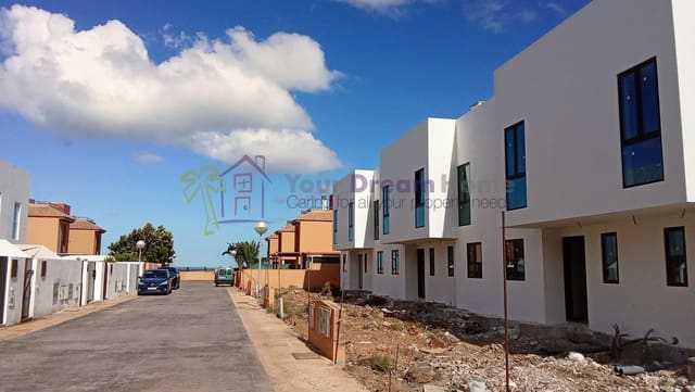 3 Zimmer Doppelhaus zu verkaufen in Corralejo, La Oliva mit Pool Garage - 379.000 € (Ref: 8926389)