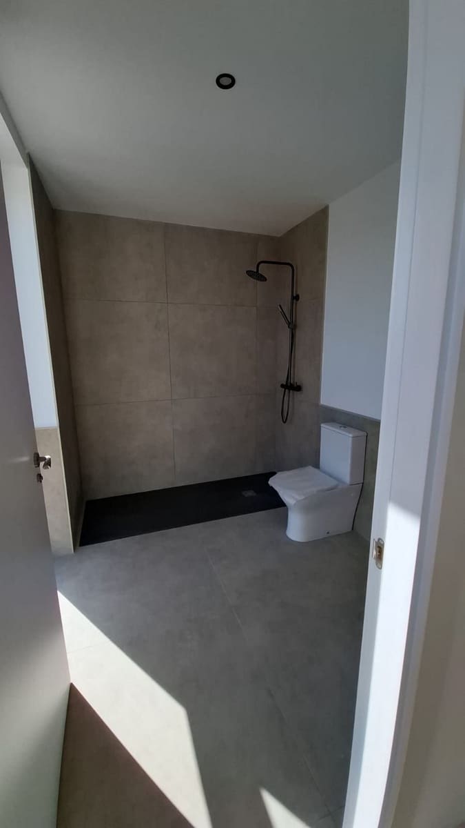 3 soveværelse Semi-Rækkehus til salg i Corralejo med swimmingpool - € 395.000 (Ref: 8926389)