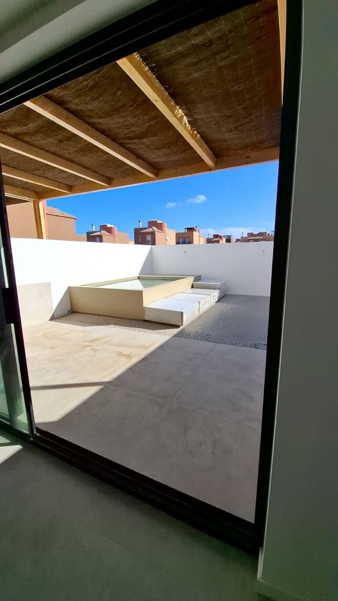 3 chambre Villa/Maison Semi-Mitoyenne à vendre à Corralejo avec piscine - 395 000 € (Ref: 8926389)