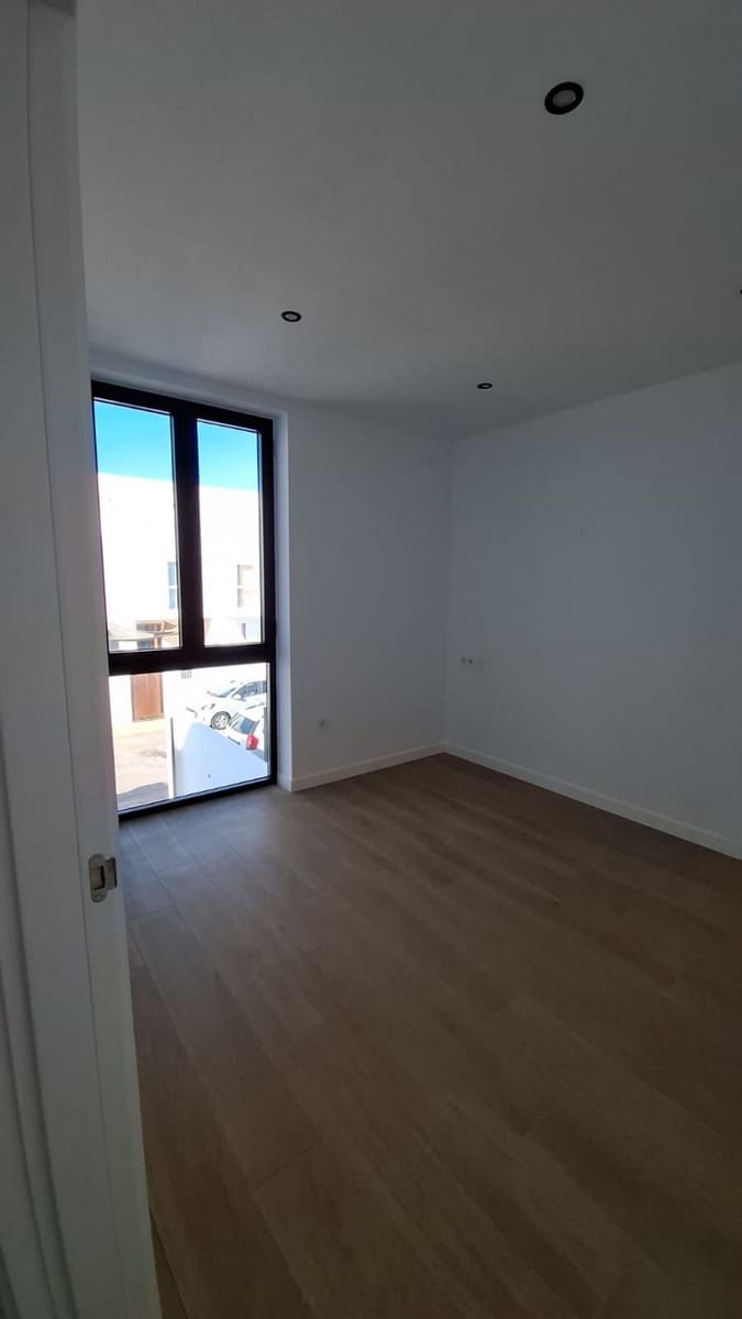 3 chambre Villa/Maison Semi-Mitoyenne à vendre à Corralejo avec piscine - 395 000 € (Ref: 8926389)