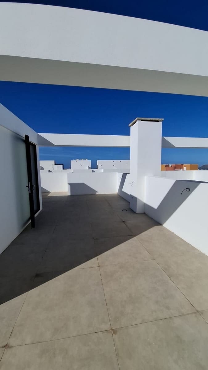 3 quarto Moradia Geminada para venda em Corralejo com piscina - 395 000 € (Ref: 8926389)