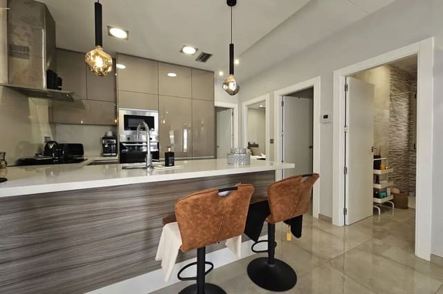 Chalet de 3 habitaciones en Villamartin, Orihuela en venta con piscina garaje - 369.950 € (Ref: 8929088)