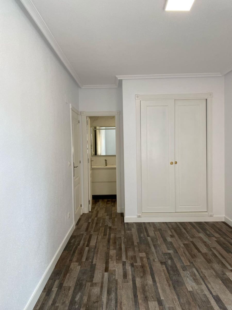2 Zimmer Apartment zu verkaufen in San Miguel de Salinas mit Pool - 198.000 € (Ref: 8929887)
