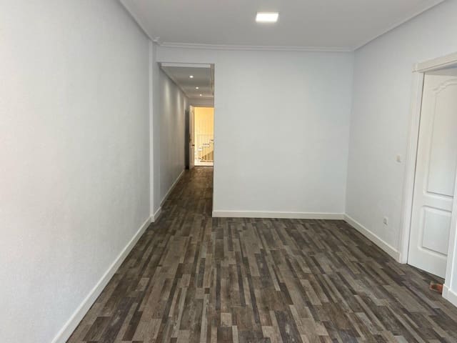 2 Zimmer Apartment zu verkaufen in San Miguel de Salinas mit Pool - 198.000 € (Ref: 8929887)