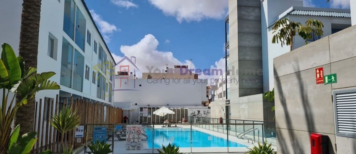 1 sovrum Lägenhet till salu i Corralejo med pool - 260 000 € (Ref: 8930391)