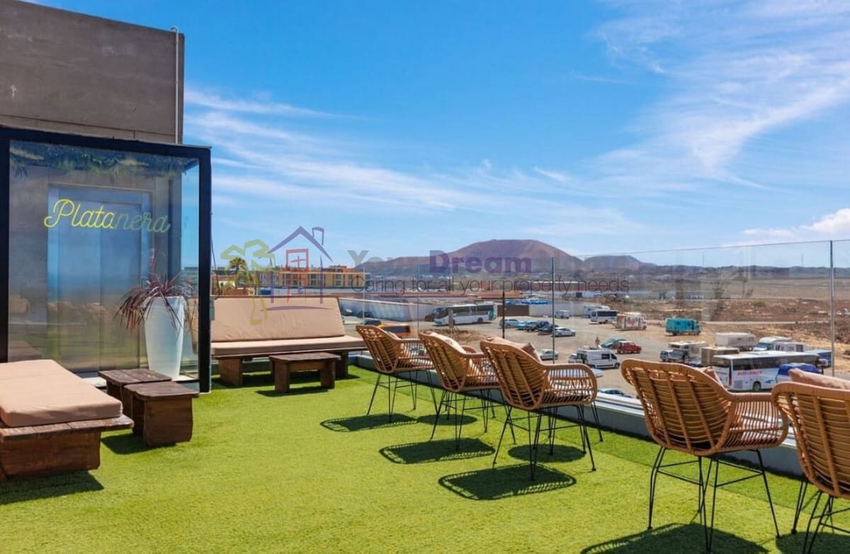 1 sovrum Lägenhet till salu i Corralejo med pool - 260 000 € (Ref: 8930391)