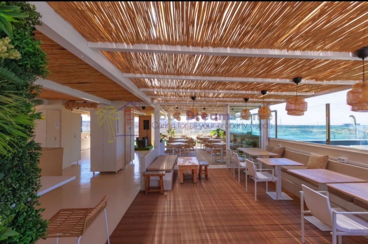 1 sovrum Lägenhet till salu i Corralejo med pool - 260 000 € (Ref: 8930391)