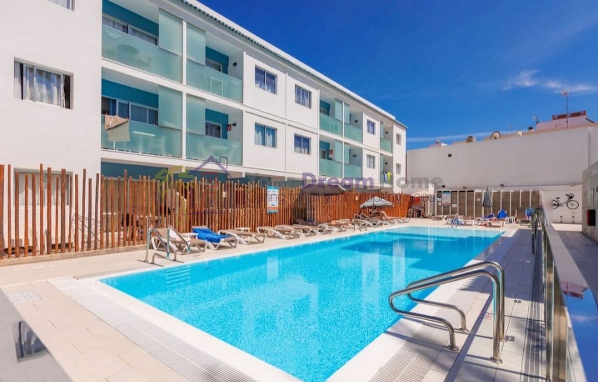 1 bedroom Apartment for sale in Corralejo with pool - € 260,000 (Ref: 8930391)