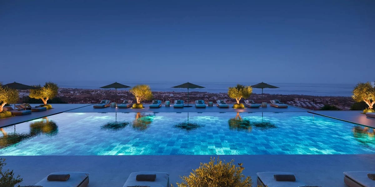 4 bedroom Apartment for sale in Benahavis with pool - € 2,400,000 (Ref: 8935110)