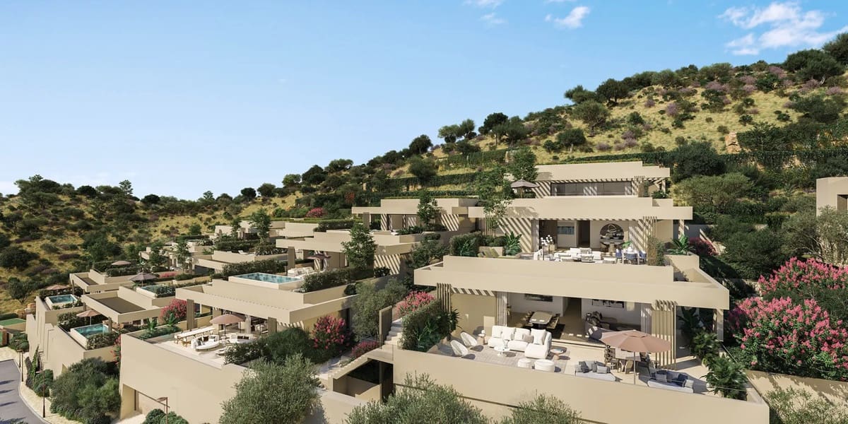 4 bedroom Apartment for sale in Benahavis with pool - € 2,400,000 (Ref: 8935110)
