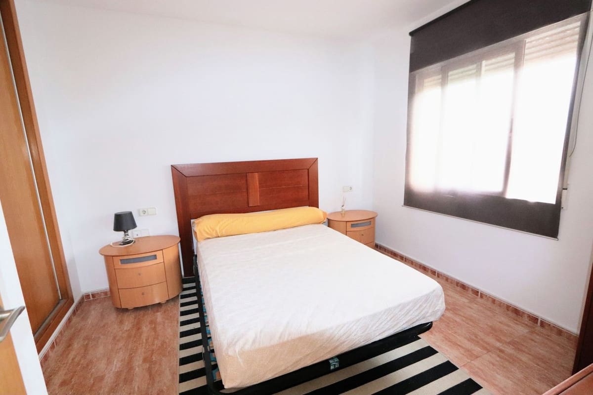 3 sypialnia Dom blizniak na sprzedaż w Los Alcazares z garażem - 167 000 € (Ref: 8937224)