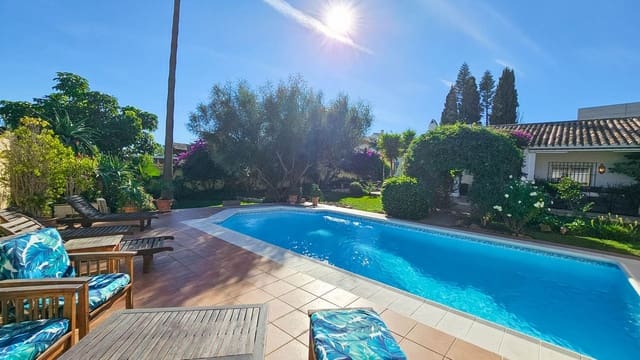 3 makuuhuone Huvila myytävänä paikassa Valle Romano Golf, Estepona - 675 000 € (Ref: 8941372)