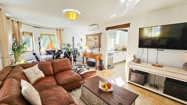 3 makuuhuone Huvila myytävänä paikassa Valle Romano Golf, Estepona - 675 000 € (Ref: 8941372)