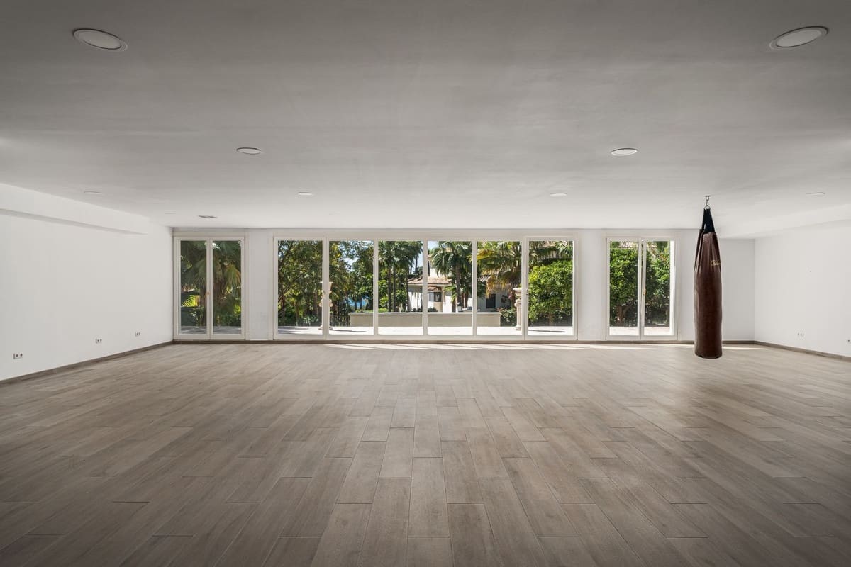 7 quarto Moradia para venda em Golden Mile - 13 000 000 € (Ref: 8941374)