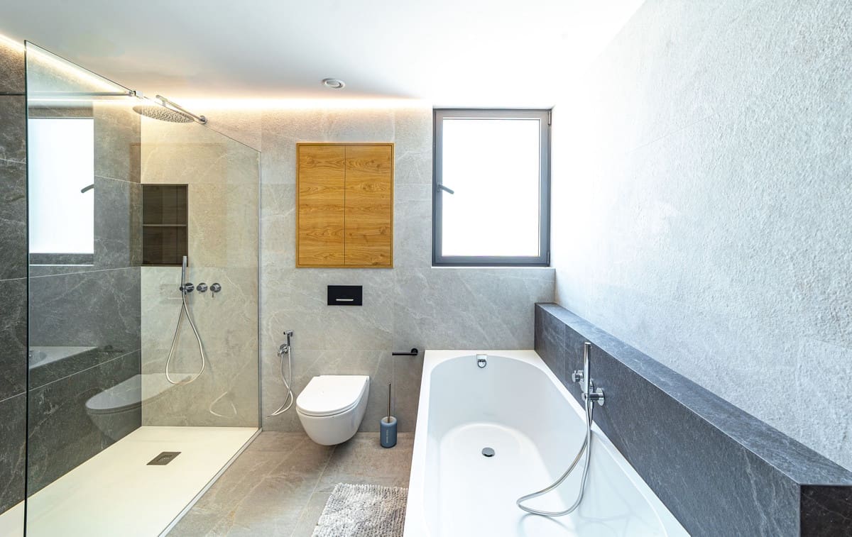 4 bedroom Villa for sale in San Pedro de Alcantara with pool - € 2,695,000 (Ref: 8943925)