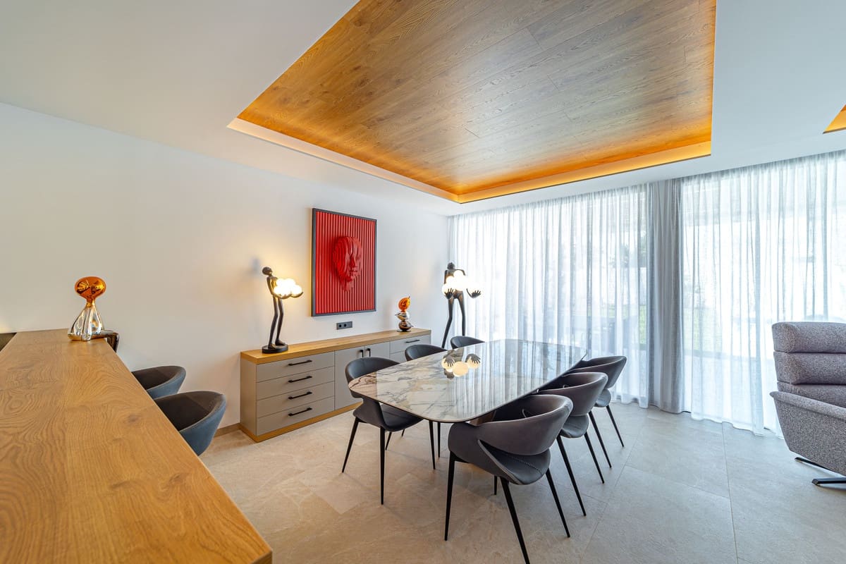 4 bedroom Villa for sale in San Pedro de Alcantara with pool - € 2,695,000 (Ref: 8943925)