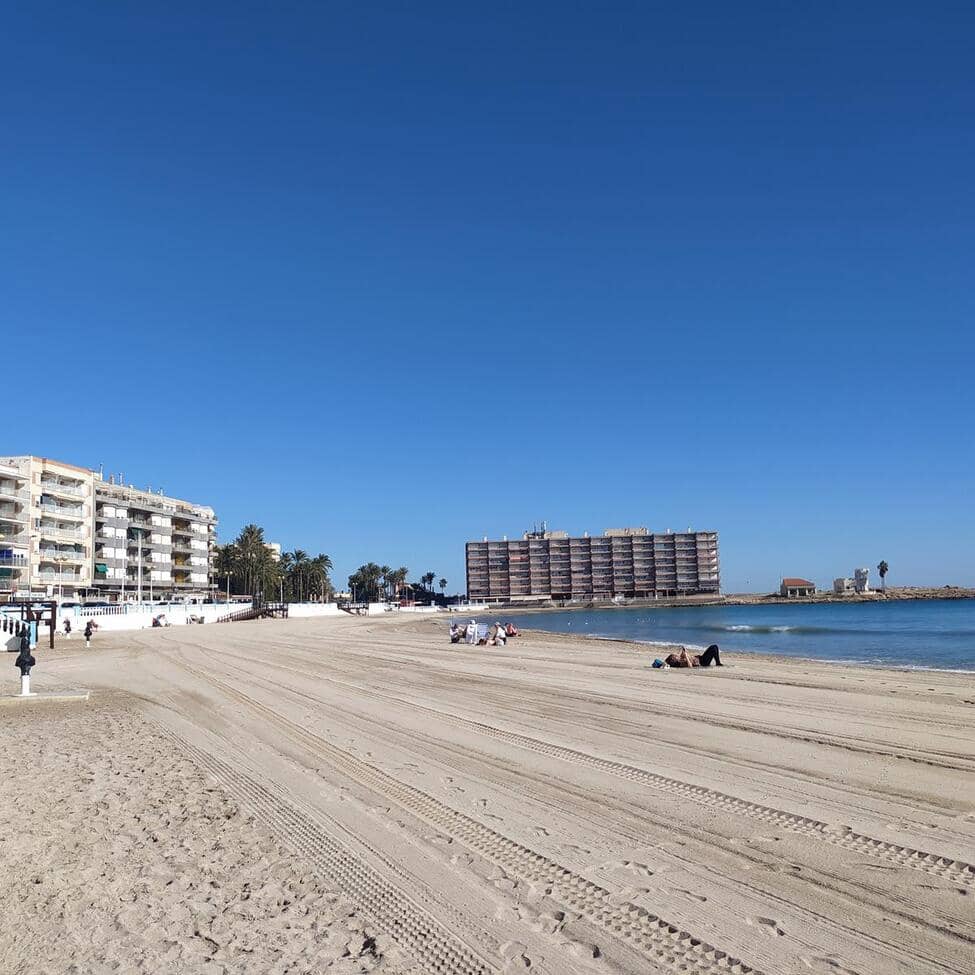 3 sovrum Lägenhet till salu i Torrevieja med garage - 375 000 € (Ref: 8943933)