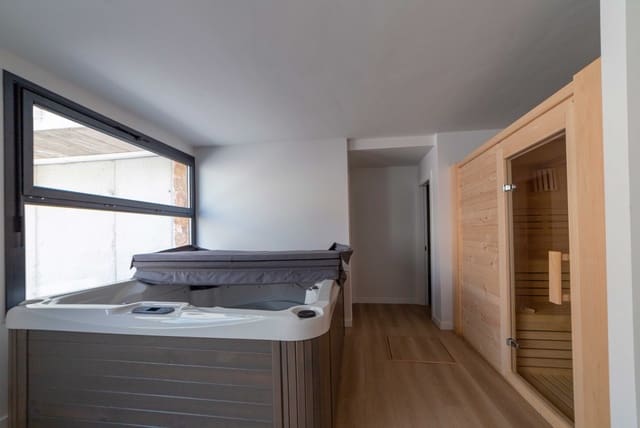 3 makuuhuone Huoneisto myytävänä paikassa La Zenia, Orihuela mukana uima-altaan 
autotalli - 485 000 € (Ref: 8948895)