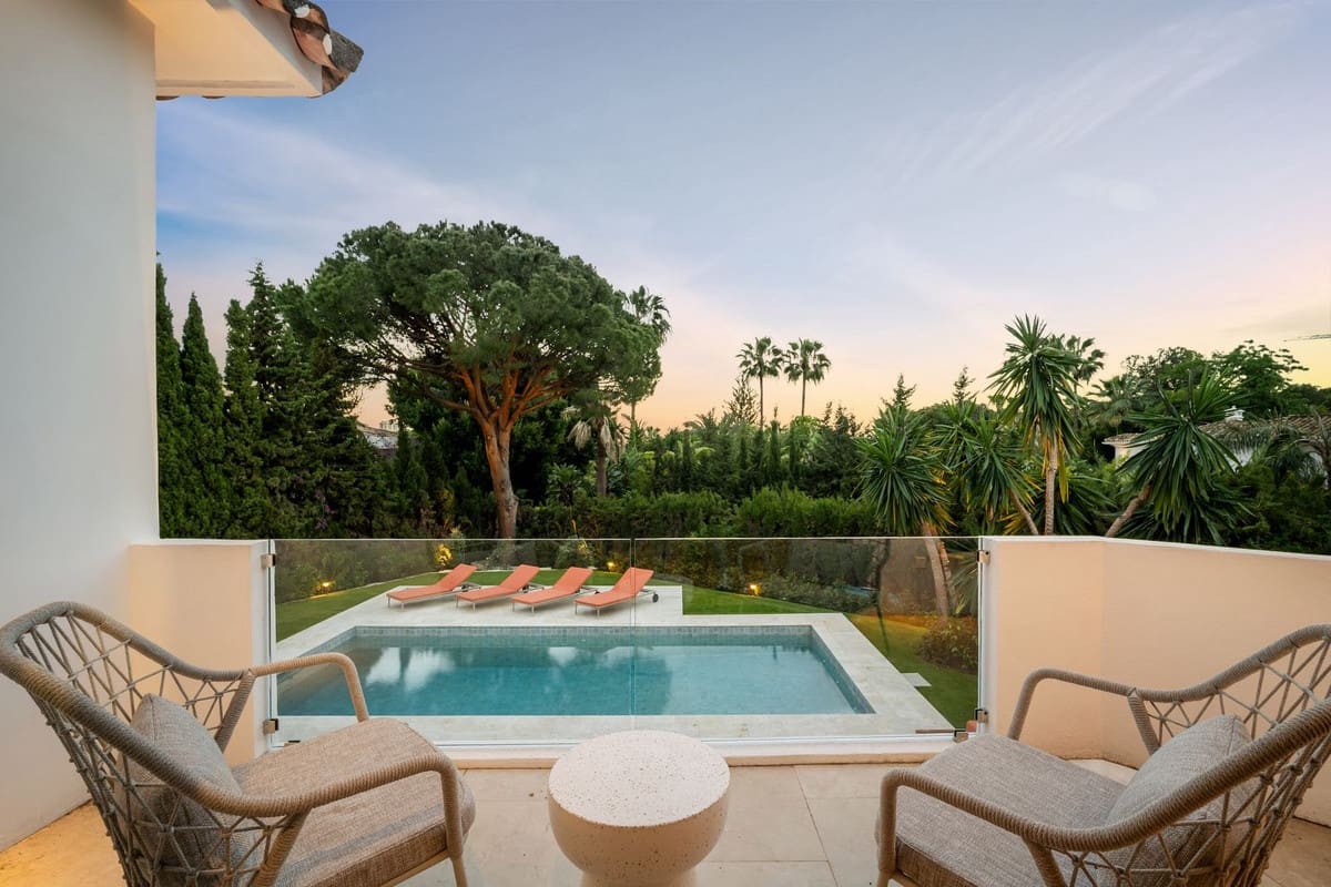 4 soverom Villa til salgs i Nueva Andalucia - € 3 100 000 (Ref: 8948900)