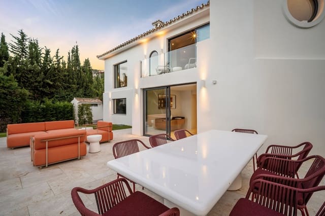 4 sypialnia Willa na sprzedaż w Aloha Golf, Marbella z basenem - 2 995 000 € (Ref: 8948900)