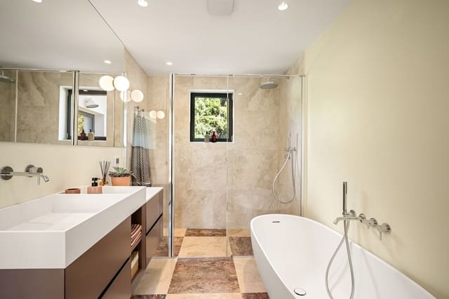 4 quarto Moradia para venda em Los Naranjos, Marbella com piscina - 2 995 000 € (Ref: 8948900)