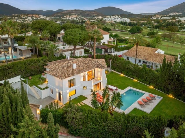 4 sypialnia Willa na sprzedaż w Aloha Golf, Marbella z basenem - 2 995 000 € (Ref: 8948900)