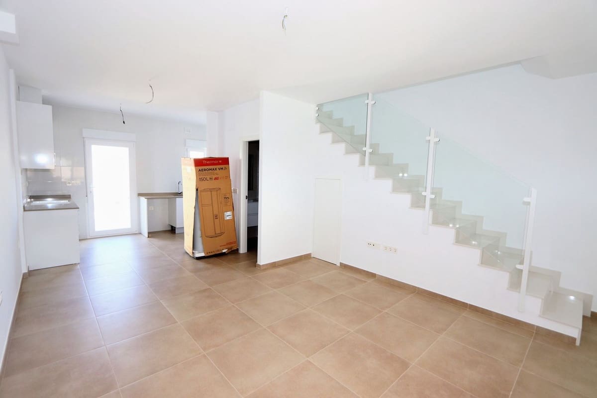 3 bedroom Villa for sale in Pilar de la Horadada with pool garage - € 265,000 (Ref: 8954559)