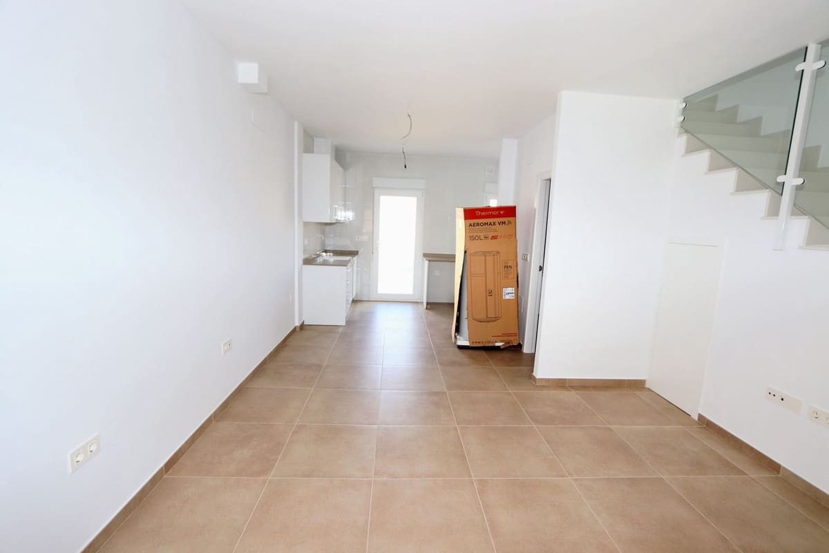 3 bedroom Villa for sale in Pilar de la Horadada with pool garage - € 265,000 (Ref: 8954559)