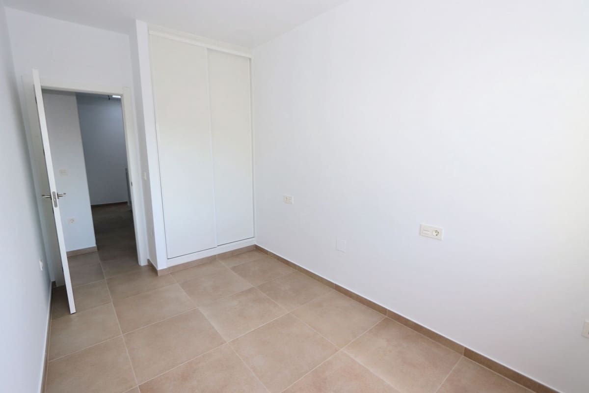 3 bedroom Villa for sale in Pilar de la Horadada with pool garage - € 265,000 (Ref: 8954559)