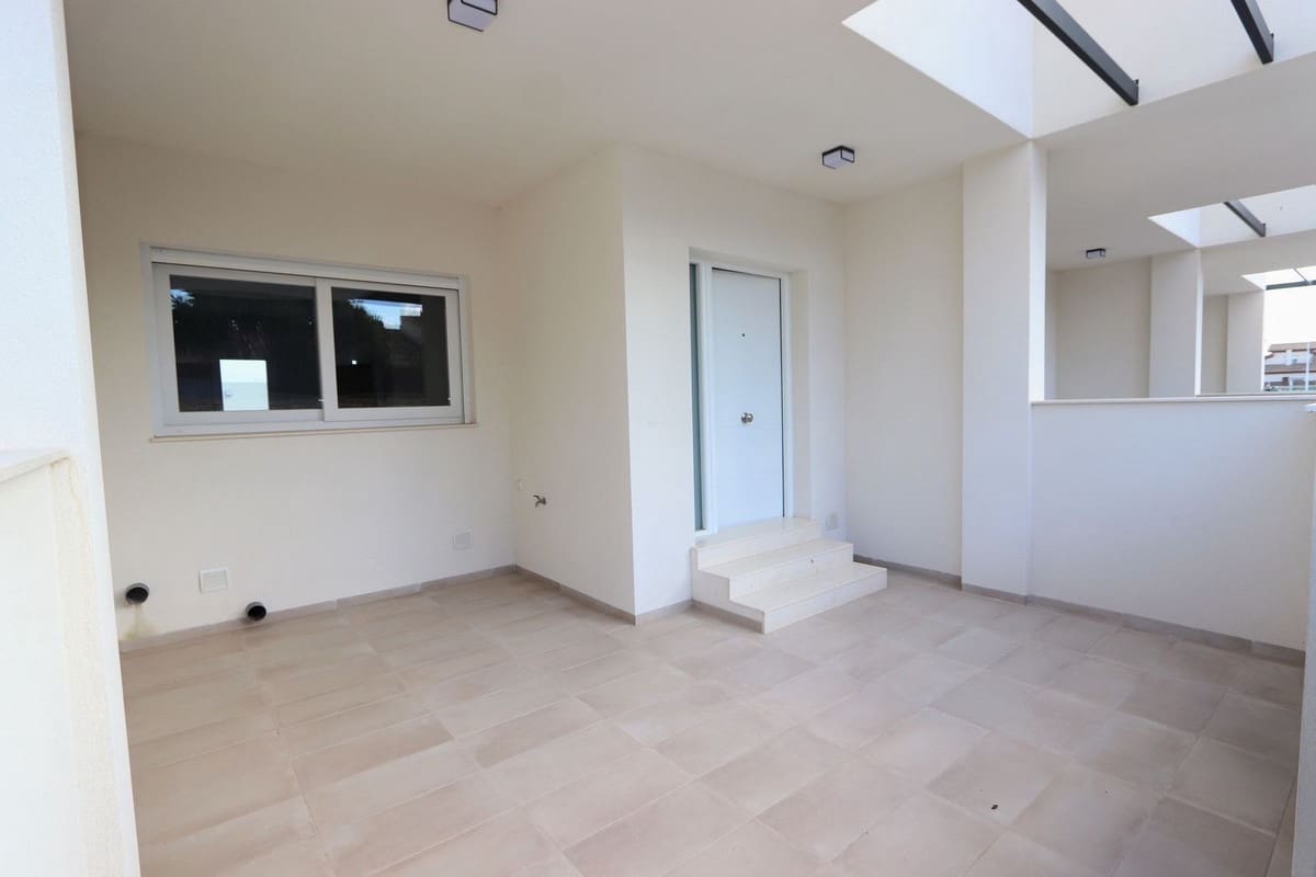 3 bedroom Villa for sale in Pilar de la Horadada with pool garage - € 265,000 (Ref: 8954559)