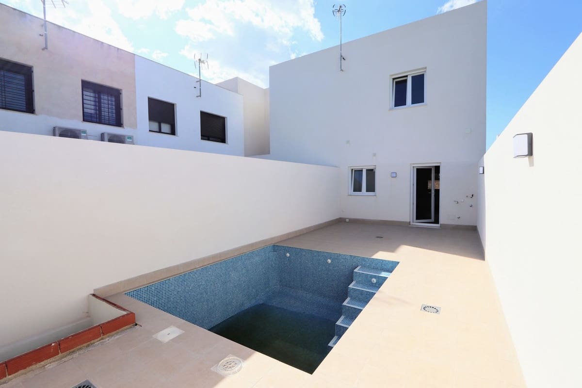 3 bedroom Villa for sale in Pilar de la Horadada with pool garage - € 265,000 (Ref: 8954559)